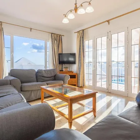 Вилла Candela *